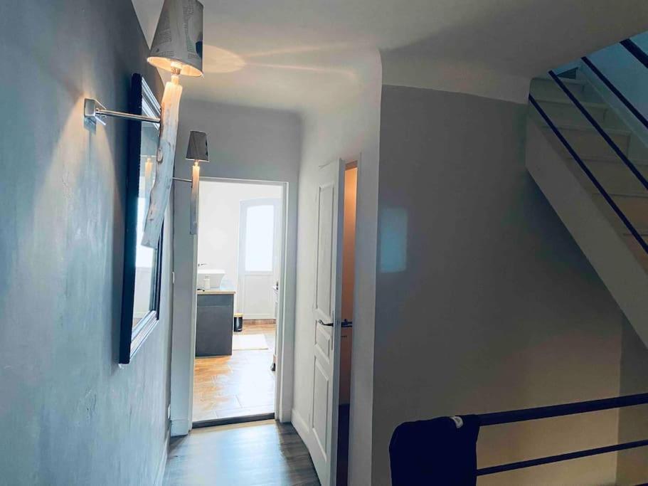 Maison Climatisee Avec Stationnement Et Wifi Bram エクステリア 写真